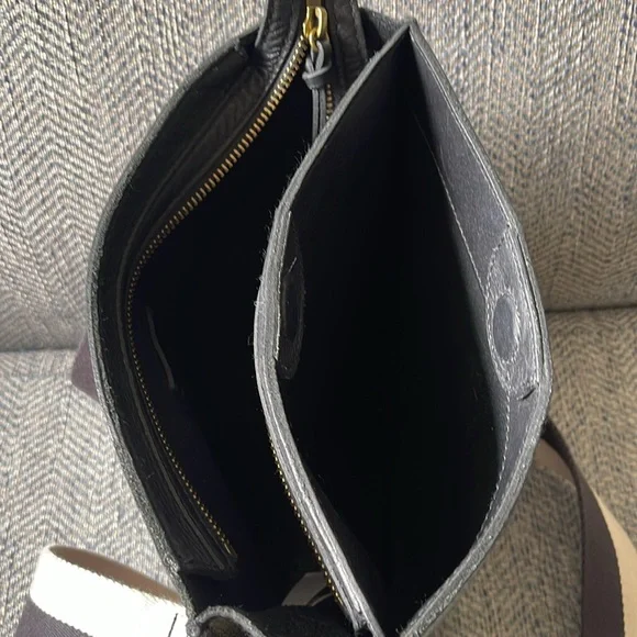 MADEWELL The Transport SaddleBag Black Leather Crossbody Sling Bag - Picture 8 of 16